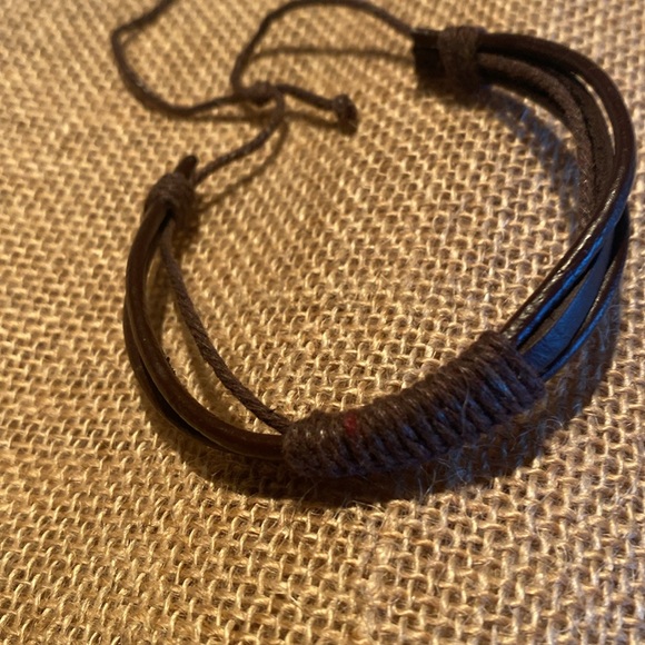 Men’s multi strand leather bracelet - Picture 3 of 3